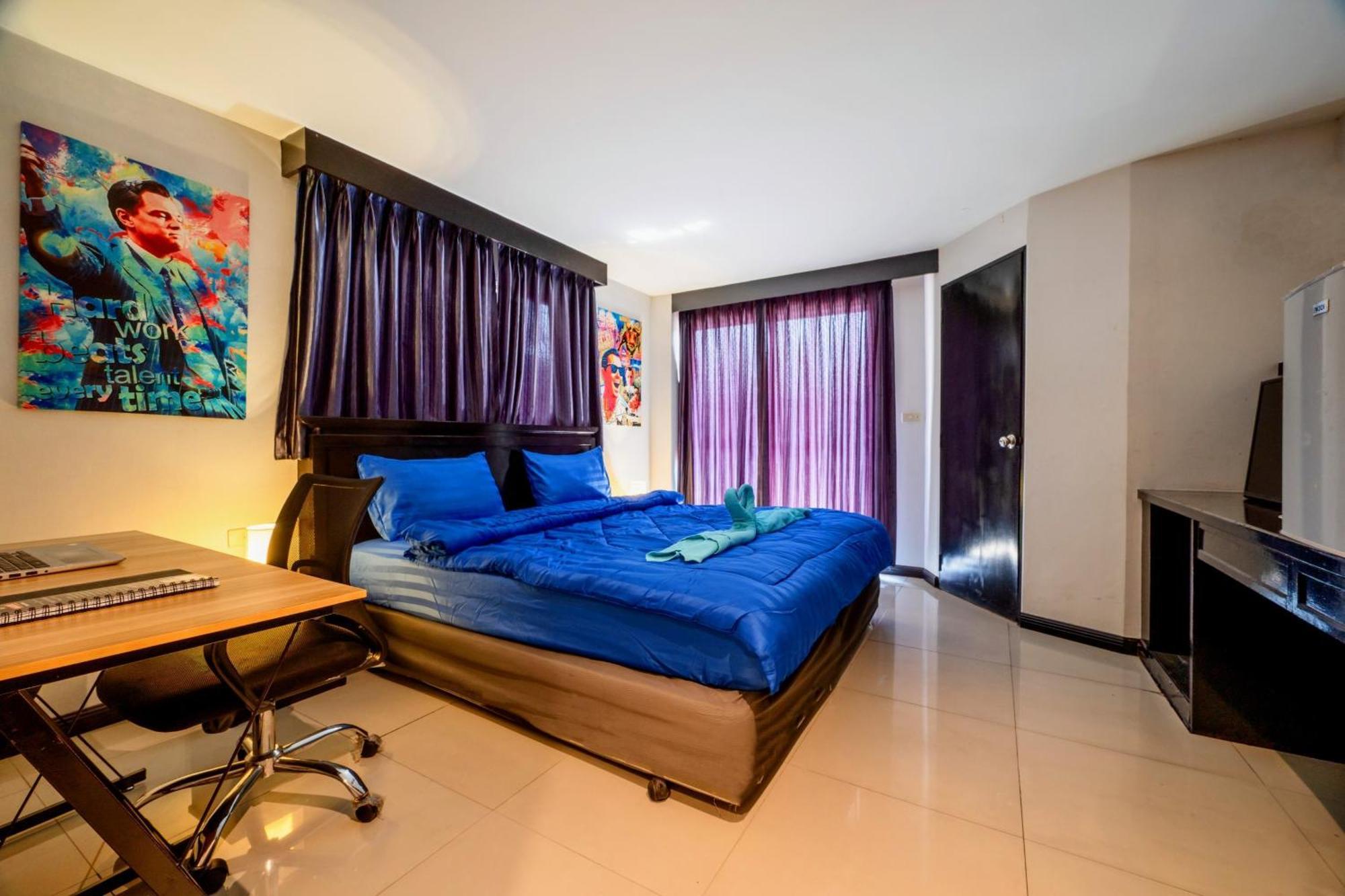 Abunawas Merry Inn At Walking Street Pattaya Luaran gambar